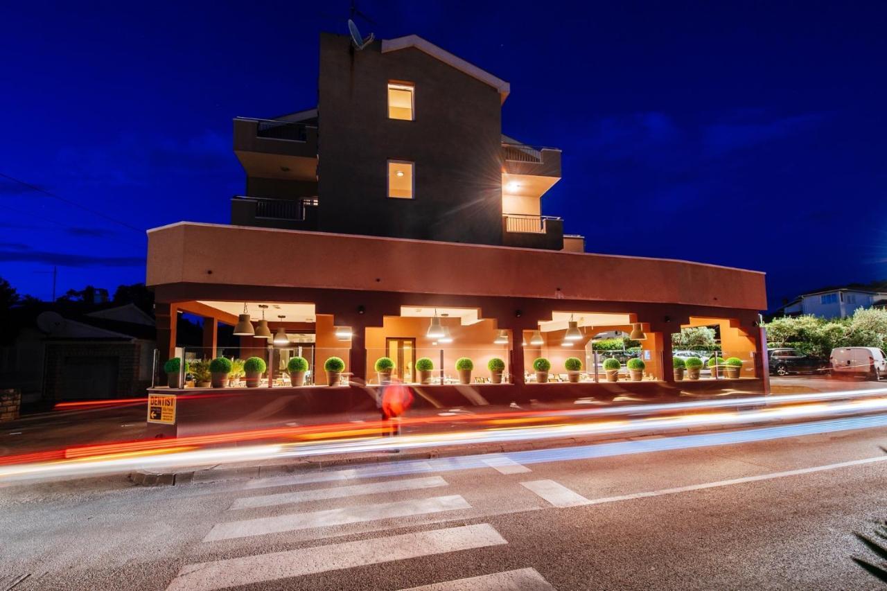 Hotel Terra Novalja Extérieur photo