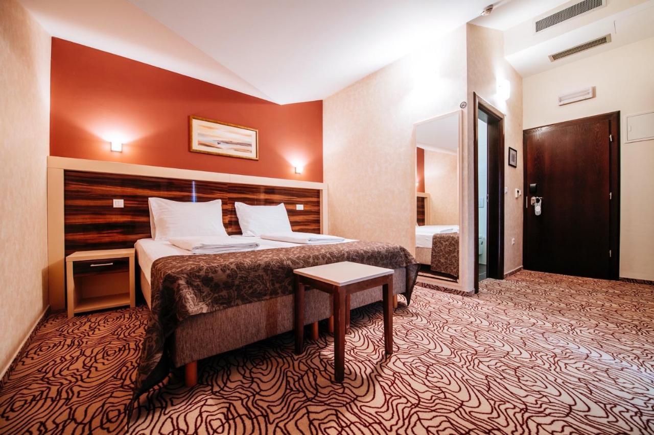 Hotel Terra Novalja Extérieur photo